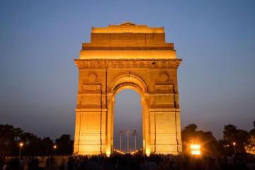 How to make your journey comfortable with golden triangle tour package by car?