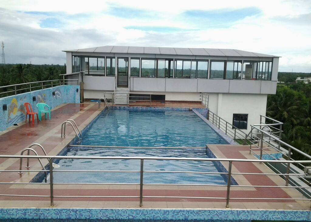 Hotel Skylark, Diamond Harbour, West Bengal (Rooftop Pool)