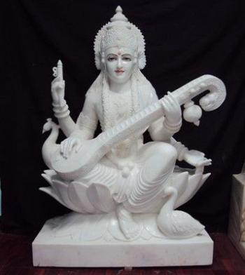 Saraswati Maa Statue