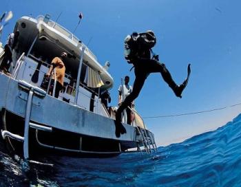 Boat Scuba Diving For Beginner