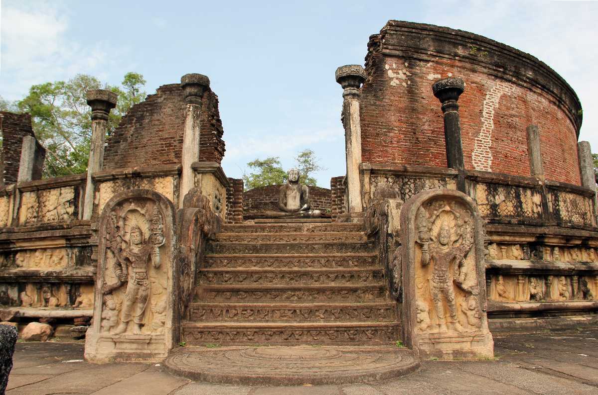 Monuments & Historical Places Tour Packages