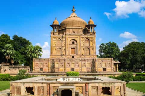 Monuments & Historical Places Tour Packages