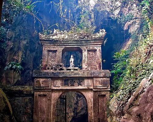 Monuments & Historical Places Tour Packages