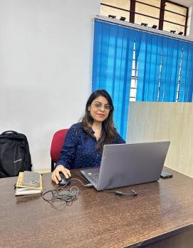 Dorothy Parashar (HR Associate)