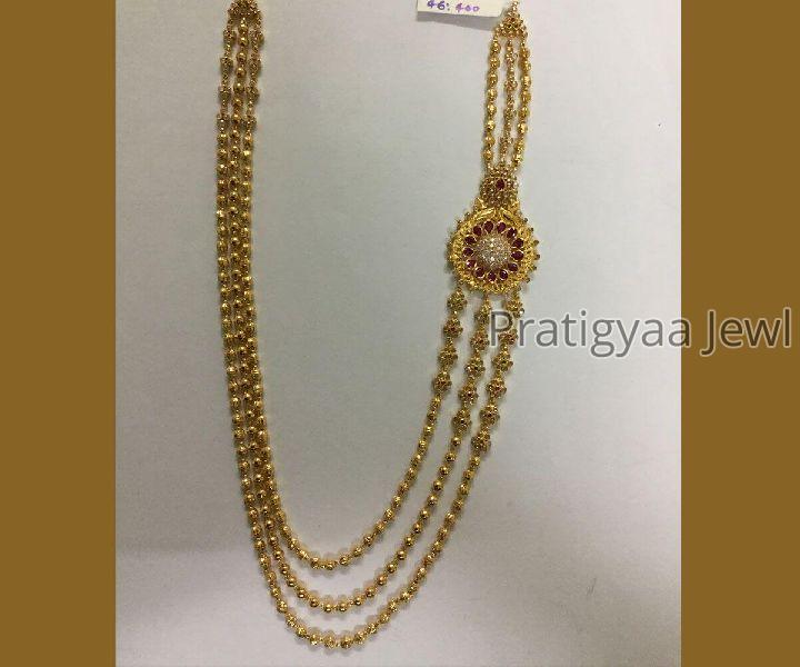 Gold and Gold Jewelries in Long Chain