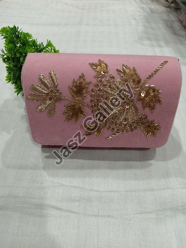 Ladies Embroidered Clutch Bag – Look for Some Designer Pieces