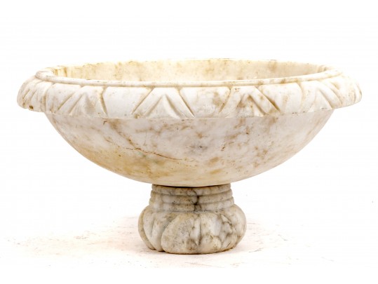 The Elegant Charm of a Marble Footed Bowl: Adding Style and Functionality to Your Home Décor
