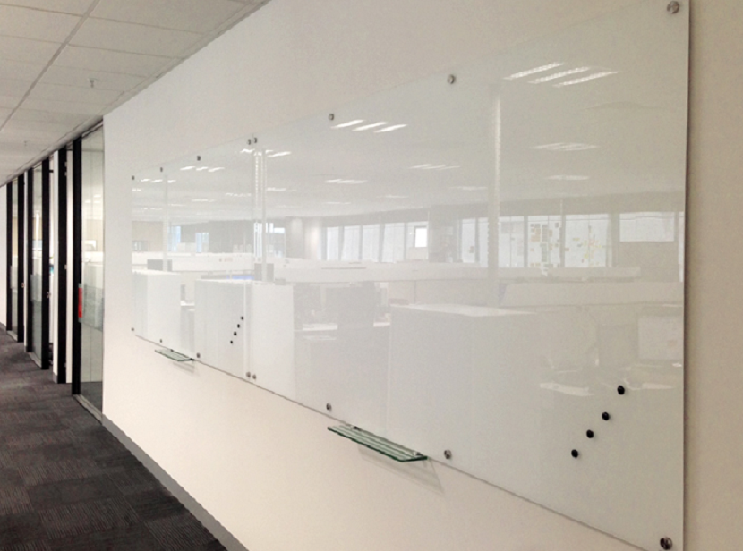 Understanding the Acoustic Advantages of Magnetic Glass in Open Office Spaces