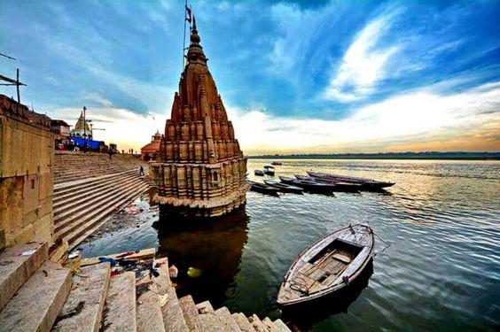 Best tour and travel operators in varanasi