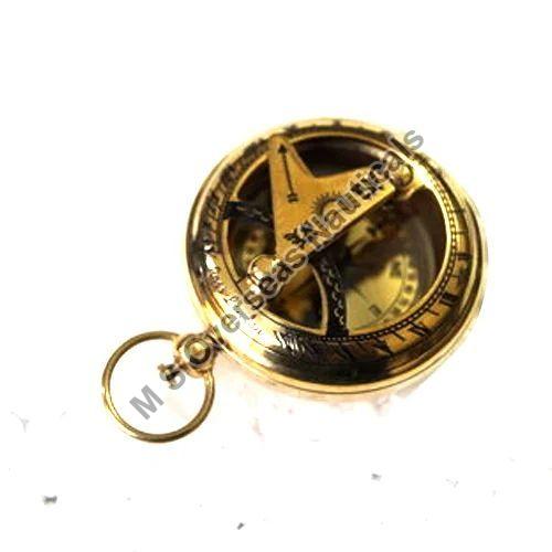 Push button compass supplier – Its significant uses for direction navigation purposes