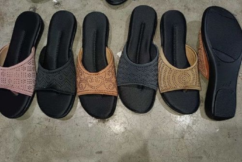 Why Bulk Buyers Are Teaming Up with Direct Strap Sandal Suppliers—and Winning Big