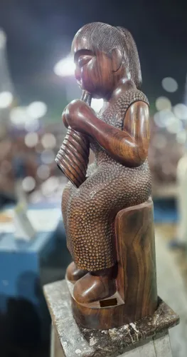 Flute Lady Wooden Model Home Decor Statue: The Perfect Blend of Art and Elegance