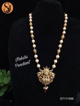 How Artificial Necklace Set Wholesalers Help Fashion Businesses Grow