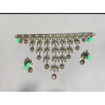 Ladies Modern Traditional Gold Necklace: A Perfect Blend of Tradition and Style
