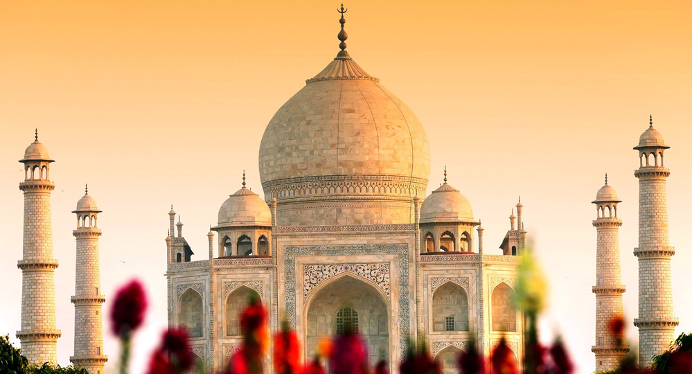 Visit Agra iconic places this Independence Day with Guna cab